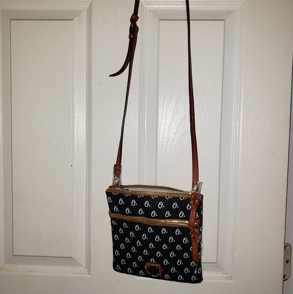 Dooney&Burke canvas crossbody bag - Picture 2 of 12